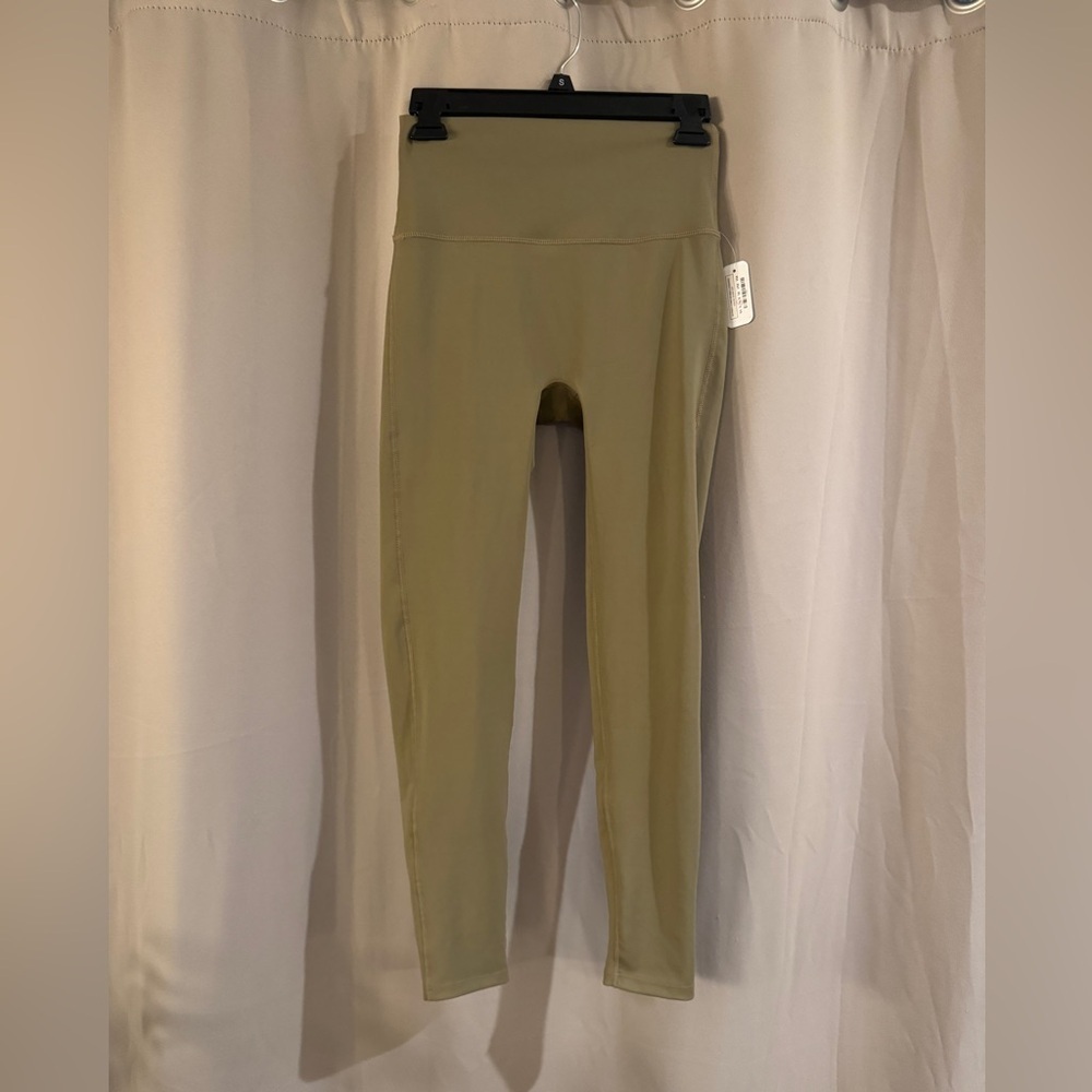 NWT Olive Farry Boutique Leggings